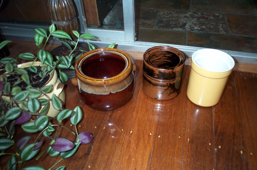 Casseroles, Canister and Utensils Holder